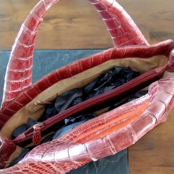 NANCY GONZALEZ Crocodile Bag Exquisite And Convenient 14" Long - Picture 5 of 13